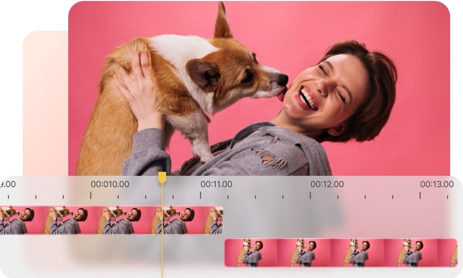 Lachende Person, die ihren Hund im Arm hält, mit einer Zeitleiste für die Videobearbeitung am unteren Rand